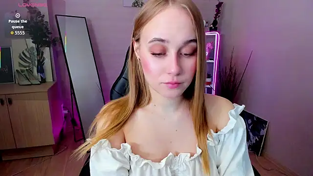 LianaBright online show from 04.04.26