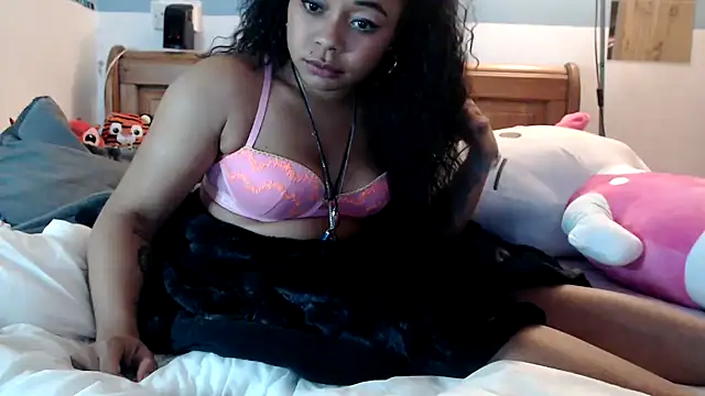 Snapshot of ChloeRebel chatting on 01.02.25 ChloeRebel online show from 01.02.25