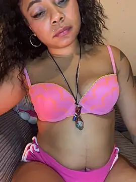 Snapshot of ChloeRebel chatting on 01.03.25 ChloeRebel online show from 01.03.25