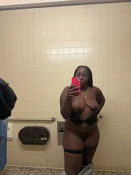 Snapshot of Insultedbalceni chatting on 01.24.25 Insultedbalceni online show from 01.24.25