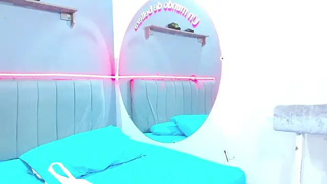 minimi naty online show from 12.21.24