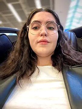 meow girl online show from 11.14.25