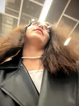 meow girl online show from 11.15.25