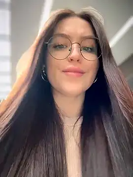 Snapshot of meow_girl chatting on 04.18.26 meow girl online show from 04.18.26