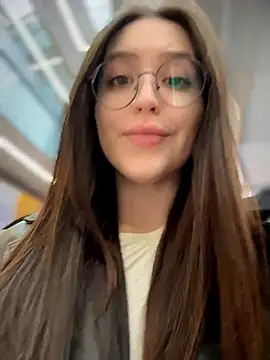 Snapshot of meow_girl chatting on 04.22.26 meow girl online show from 04.22.26