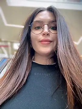 Snapshot of meow_girl chatting on 05.17.26 meow girl online show from 05.17.26