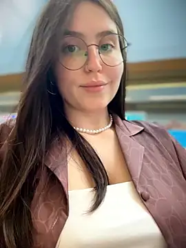 Snapshot of meow_girl chatting on 06.19.26 meow girl online show from 06.19.26