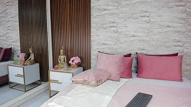 MadisonHunter2024 online show from 01.27.25