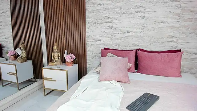 MadisonHunter2024 online show from 02.20.25