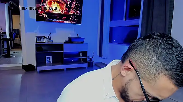 Snapshot of Maximo_Marcelo chatting on 12.04.24 Maximo Marcelo online show from 12.04.24