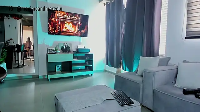 Snapshot of Maximo_Marcelo chatting on 12.15.24 Maximo Marcelo online show from 12.15.24