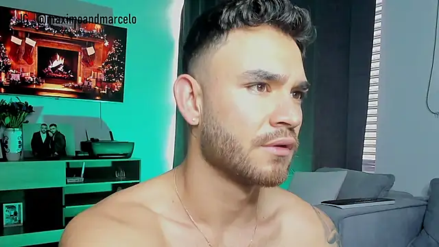 Snapshot of Maximo_Marcelo chatting on 12.22.24 Maximo Marcelo online show from 12.22.24