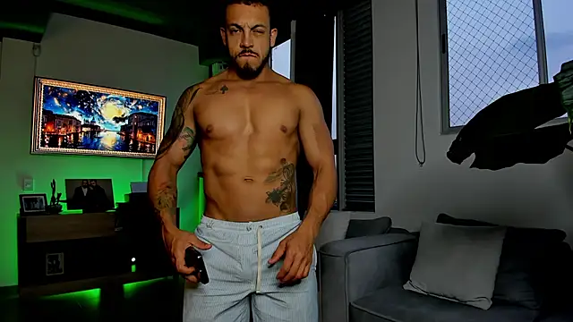 Snapshot of Maximo_Marcelo chatting on 02.06.25 Maximo Marcelo online show from 02.06.25