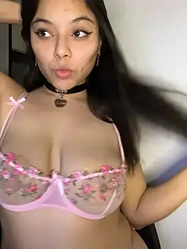 Snapshot of adry_moon666 chatting on 03.10.25 adry moon666 online show from 03.10.25