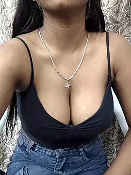 Snapshot of Ishaani_0 chatting on 03.04.25 Ishaani 0 online show from 03.04.25