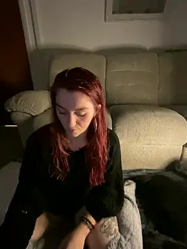 Snapshot of Stoner_BarbieXX chatting on 01.04.25 Stoner BarbieXX online show from 01.04.25