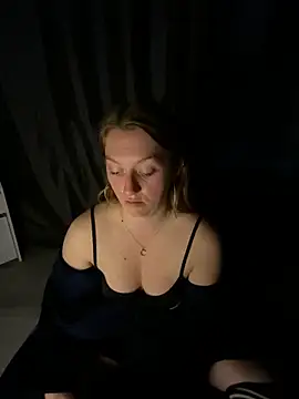 Snapshot of Stoner_BarbieXX chatting on 06.30.26 Stoner BarbieXX online show from 06.30.26