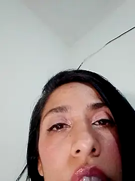 chloewildd  online show from 12.30.24