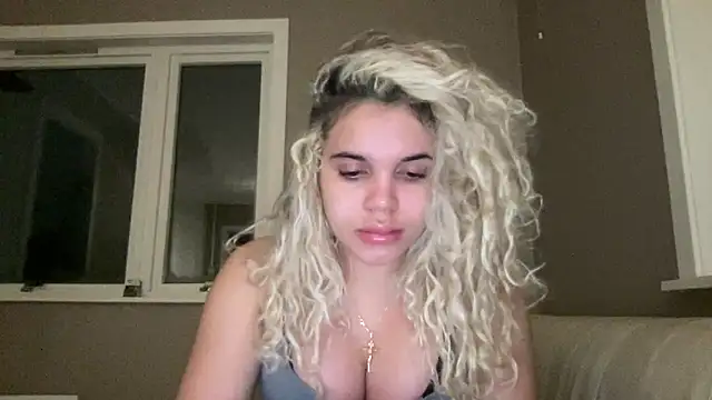 Snapshot of brithneysquirt chatting on 03.10.26 brithneysquirt online show from 03.10.26
