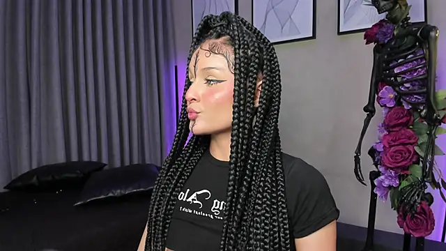 Snapshot of Morgan_Hilll_ chatting on 10.05.25 Morgan Hilll online show from 10.05.25