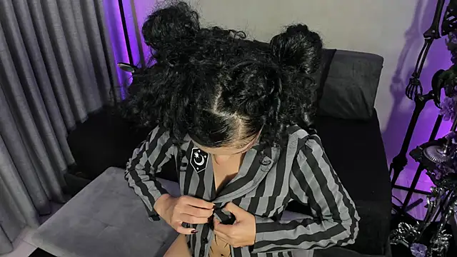 Snapshot of Morgan_Hilll_ chatting on 10.12.25 Morgan Hilll online show from 10.12.25