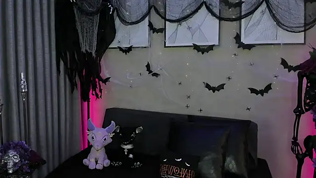 Snapshot of Morgan_Hilll_ chatting on 10.25.25 Morgan Hilll online show from 10.25.25