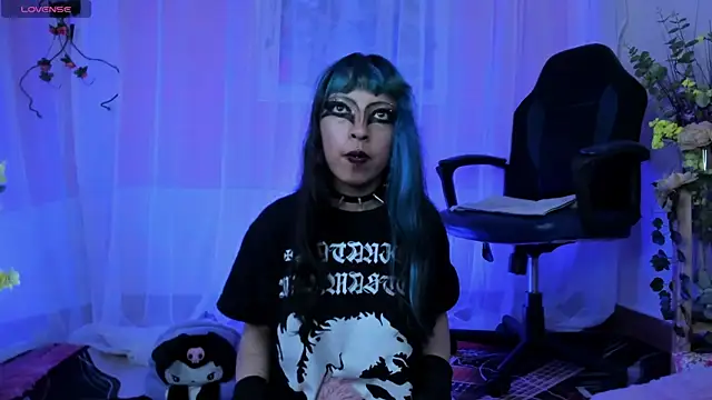 Snapshot of Neon_666_ chatting on 12.05.24 Neon 666 online show from 12.05.24