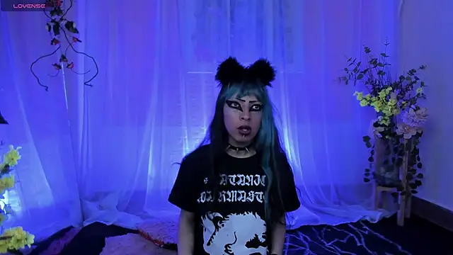Snapshot of Neon_666_ chatting on 01.15.25 Neon 666 online show from 01.15.25