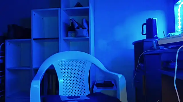 Snapshot of DirtyDi97 chatting on 11.12.25 DirtyDi97 online show from 11.12.25