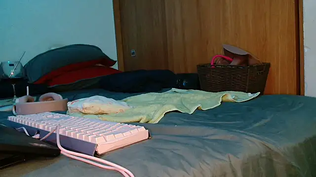 Snapshot of DirtyDi97 chatting on 11.13.25 DirtyDi97 online show from 11.13.25