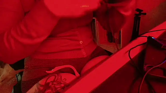 Snapshot of DirtyDi97 chatting on 11.20.25 DirtyDi97 online show from 11.20.25