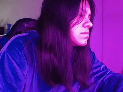 Snapshot of DirtyDi97 chatting on 12.16.25 DirtyDi97 online show from 12.16.25