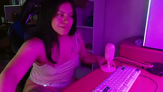 Snapshot of DirtyDi97 chatting on 02.22.26 DirtyDi97 online show from 02.22.26