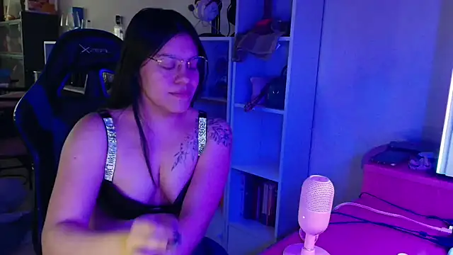 Snapshot of DirtyDi97 chatting on 02.23.26 DirtyDi97 online show from 02.23.26