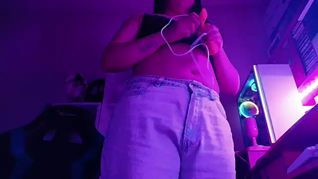 Snapshot of DirtyDi97 chatting on 03.04.26 DirtyDi97 online show from 03.04.26