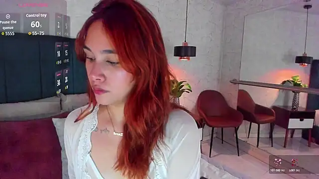 Snapshot of AdeleAndersonn chatting on 05.12.26 AdeleAndersonn online show from 05.12.26