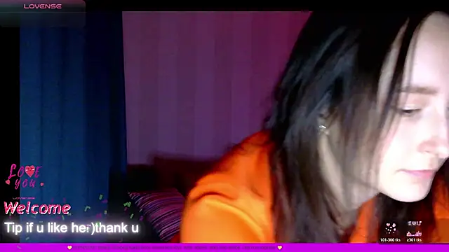 Snapshot of LilyXSky chatting on 10.20.25 LilyXSky online show from 10.20.25