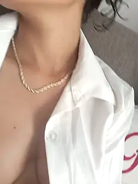 Snapshot of vanyacam_ chatting on 12.14.25 vanyacam online show from 12.14.25