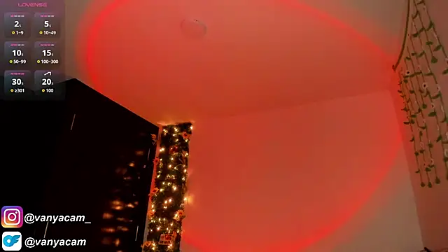 Snapshot of vanyacam_ chatting on 12.20.25 vanyacam online show from 12.20.25