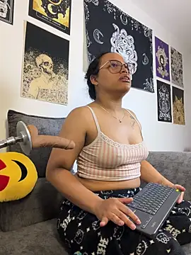 Snapshot of angela_angels_ chatting on 04.27.26 angela angels online show from 04.27.26