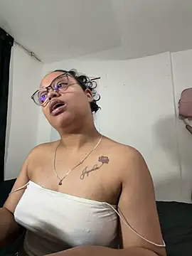 Snapshot of angela_angels_ chatting on 04.28.26 angela angels online show from 04.28.26