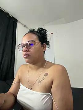 Snapshot of angela_angels_ chatting on 04.29.26 angela angels online show from 04.29.26