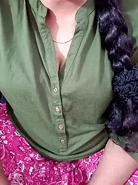 Snapshot of tamil-varshu chatting on 12.01.24 tamil-varshu online show from 12.01.24