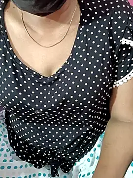 Snapshot of tamil-varshu chatting on 12.04.24 tamil-varshu online show from 12.04.24