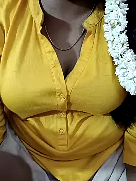 Snapshot of tamil-varshu chatting on 12.10.24 tamil-varshu online show from 12.10.24