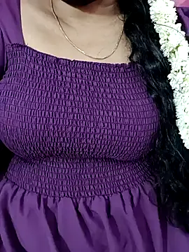 Snapshot of tamil-varshu chatting on 12.15.24 tamil-varshu online show from 12.15.24