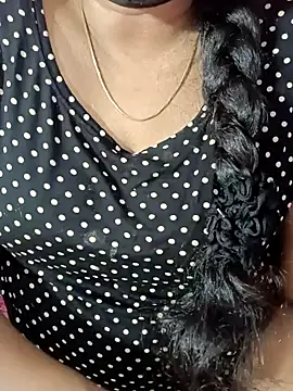 Snapshot of tamil-varshu chatting on 12.18.24 tamil-varshu online show from 12.18.24