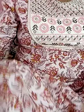 Snapshot of tamil-varshu chatting on 12.31.24 tamil-varshu online show from 12.31.24