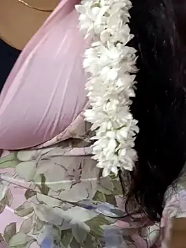 Snapshot of tamil-varshu chatting on 01.01.25 tamil-varshu online show from 01.01.25