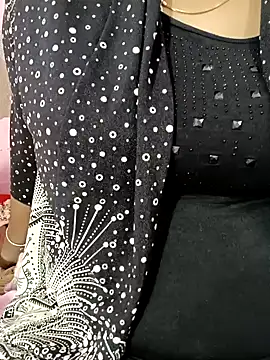 Snapshot of tamil-varshu chatting on 01.03.25 tamil-varshu online show from 01.03.25